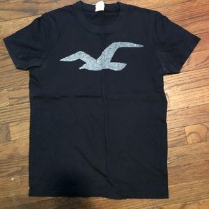 Men’s Hollister size small tee